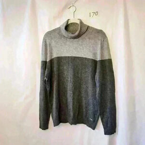 Calvin Klein mens sweater size XL. Gray color block turtleneck